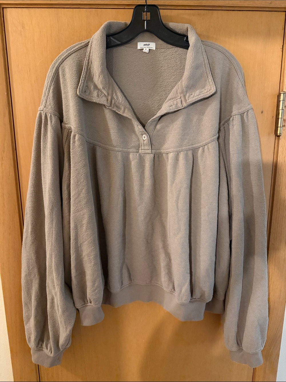 Aerie Women’s Henley Pullover Button Collar Sweatshirt Taupe Gray Size XL - Picture 1 of 9